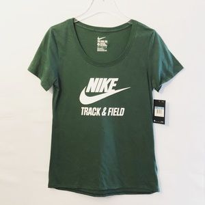 NWT Green nike track and field graphic tee medium